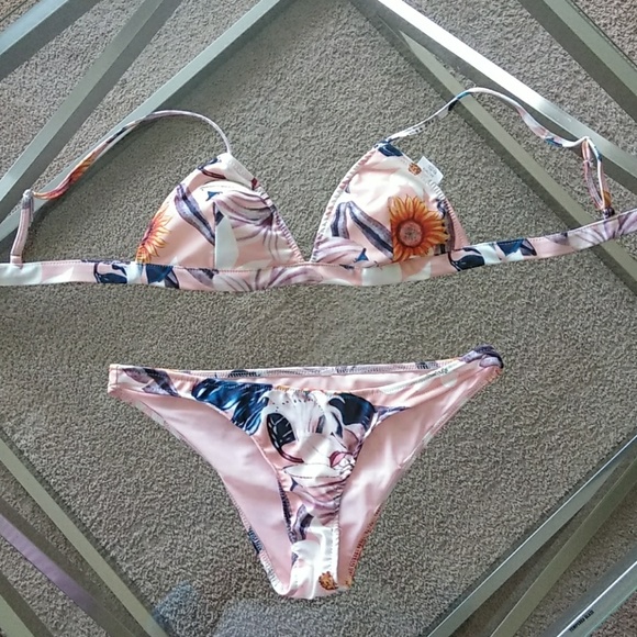 Bathing suit - Picture 1 of 4